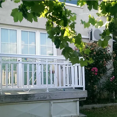 בית נופש Flower Garden